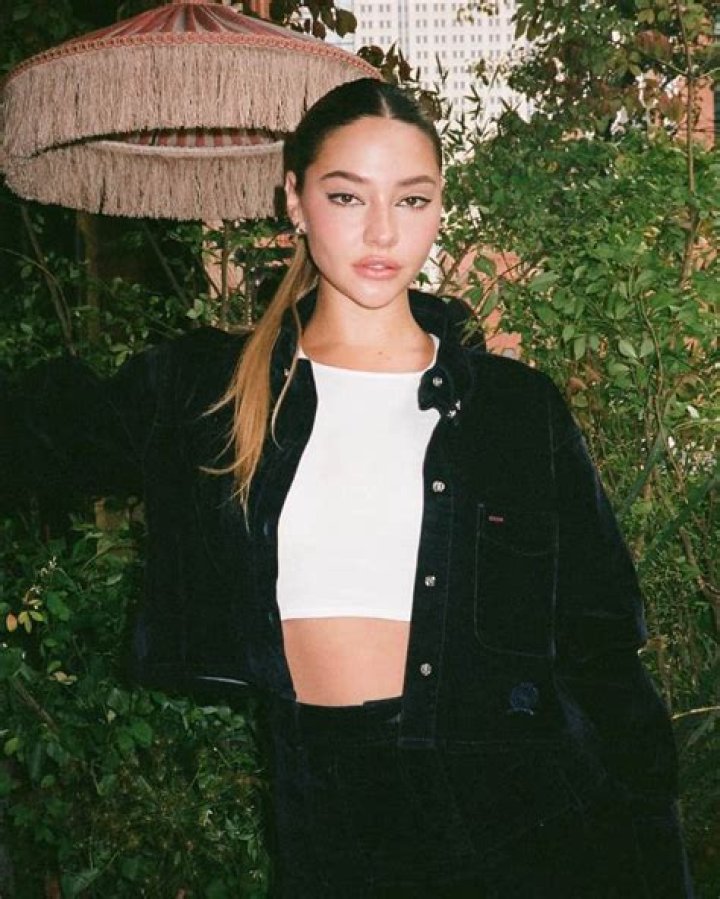 Madelyn Cline Biography, Wiki, Boyfriend, Age, Family, Facts & More