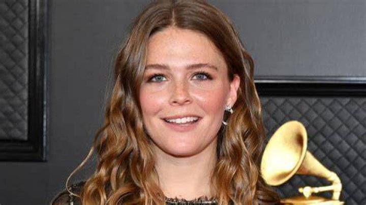 Maggie Rogers Dating Is the Musician in a Relationship?