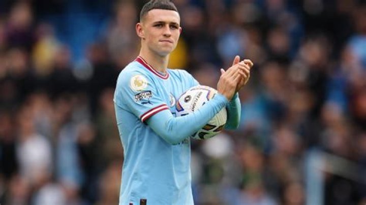 Man City star, Phil Foden publicly confronted by his girlfriend after