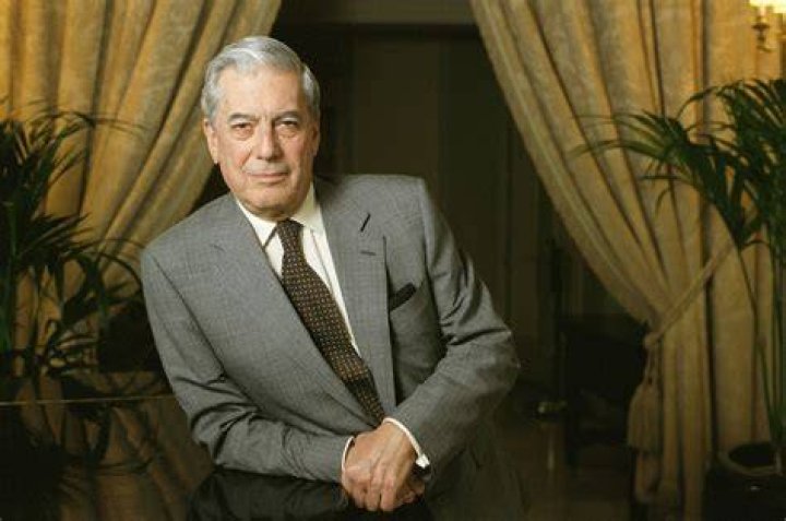 Mario Vargas Llosa Biography, Age, Height, Wife, Net Worth, Family