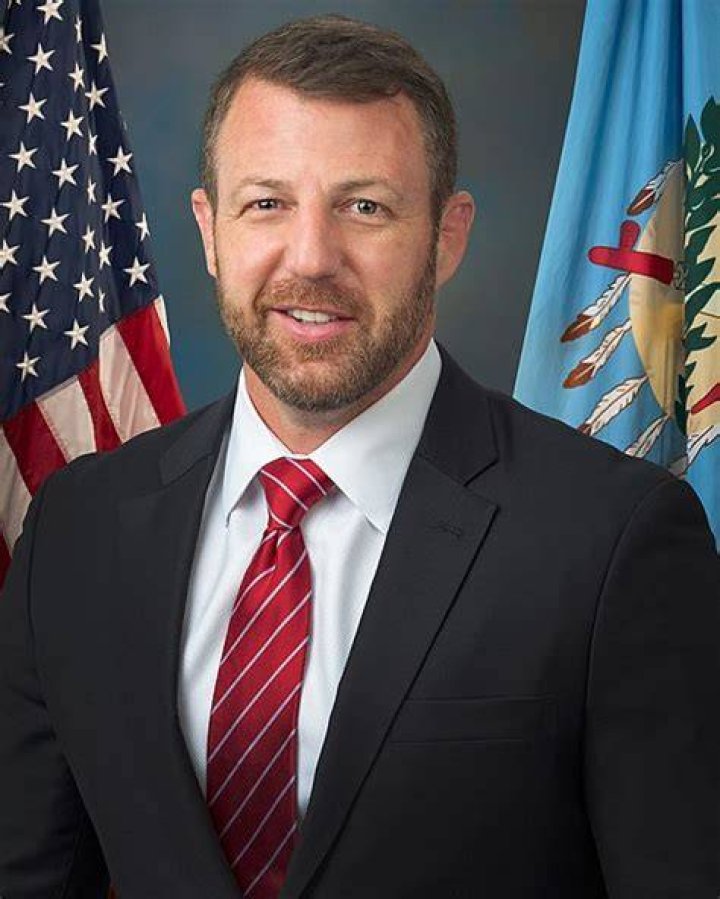 Markwayne Mullin Net Worth 2021, Age, Height, Family, Wife, Plumbing