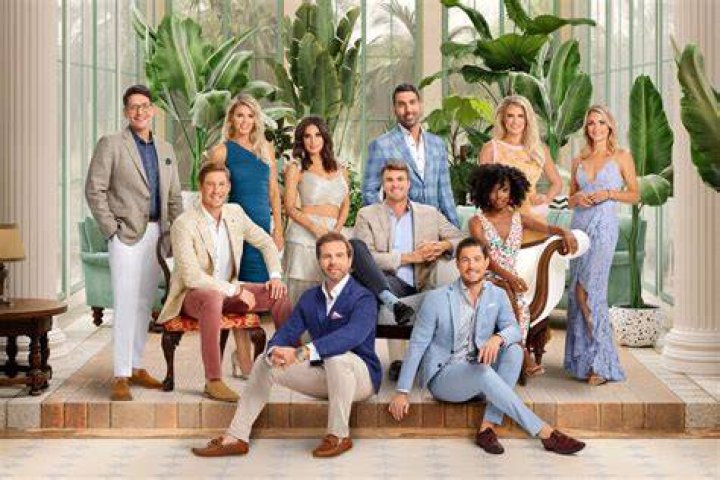 Meet Rod Razavi from Southern Charm season 9 as he smooches Olivia Flowers