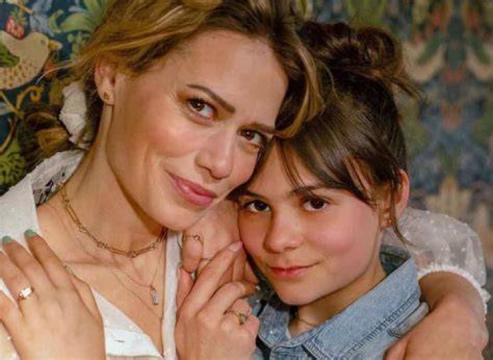 Meet The Parents Of Bethany Joy Lenz: Uncover Their Story In Hollywood