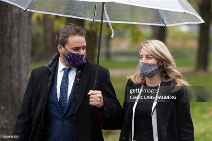 Melanie Joly Husband