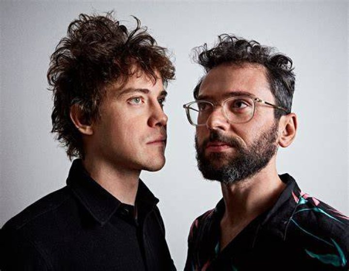 MGMT &ldquo;As You Move Through The World&rdquo; M&uacute;sica Instant&acirc;nea