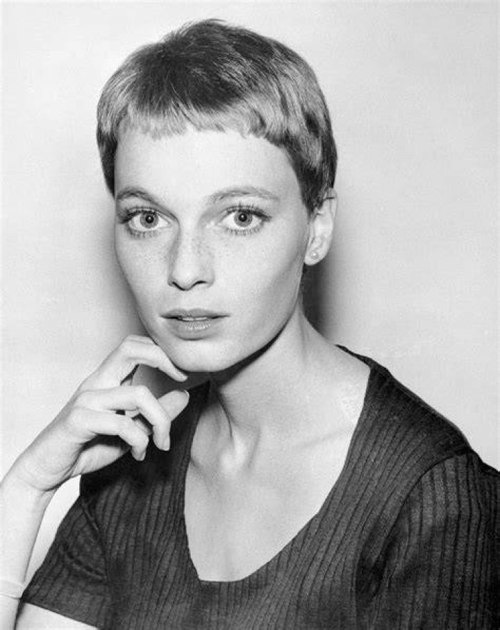 Mia Farrow&rsquo;s Story On Frank Sinatra, Battling Scandal, and Raising Her