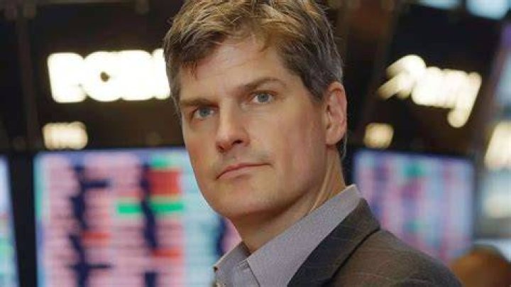 Micheal Burry: A Deep Dive Into His Net Worth And Financial Acumen