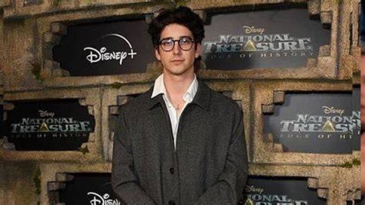 Milo Manheim Ethnicity, Wiki, Wikipedia, Girlfriend, Height, Age, Wife, Relationships