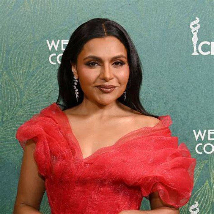 Mindy Kaling Reveals How Her Parents Ended Up on an Episode of 'The Office'