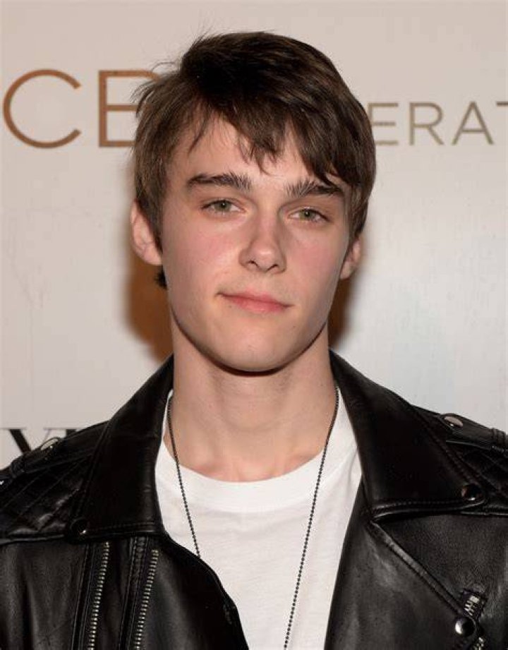 Mitchell Hope Biography, Height & Life Story Super Stars Bio