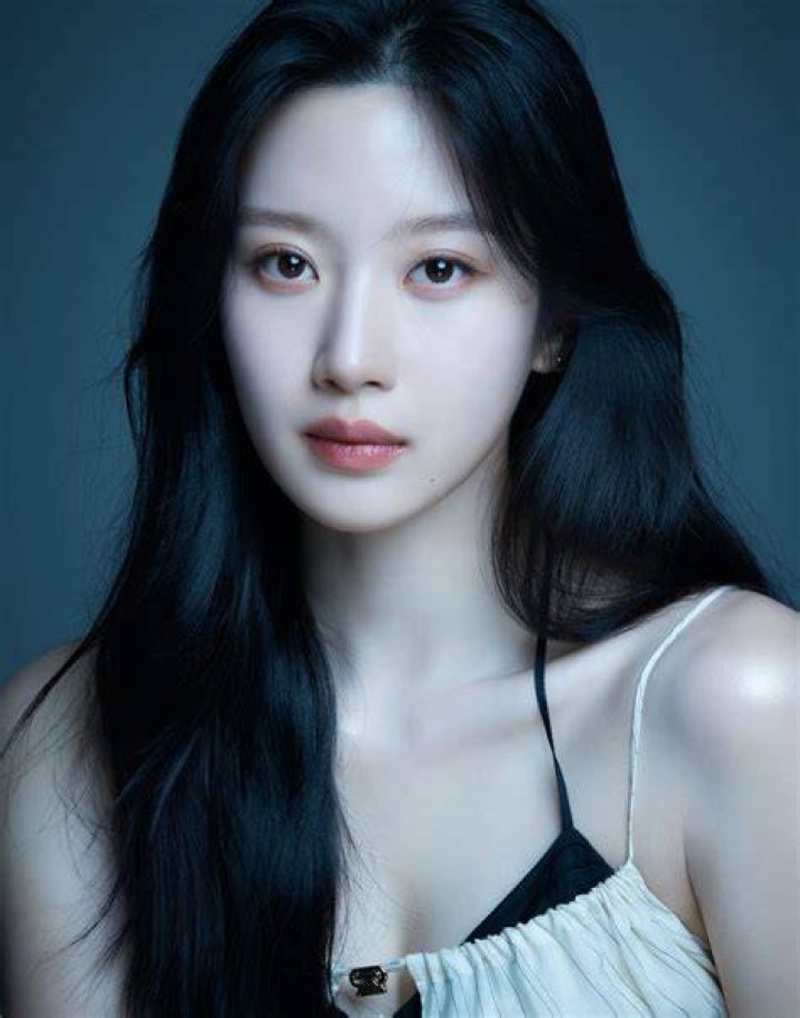 Moon Ga Young Receives Sweet Present From THIS Actor KDramaStars