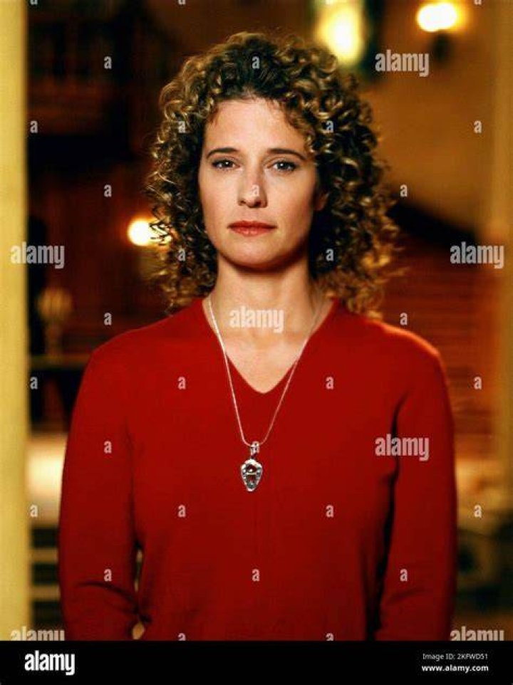 Nancy Travis - Stephens king Rose Redback