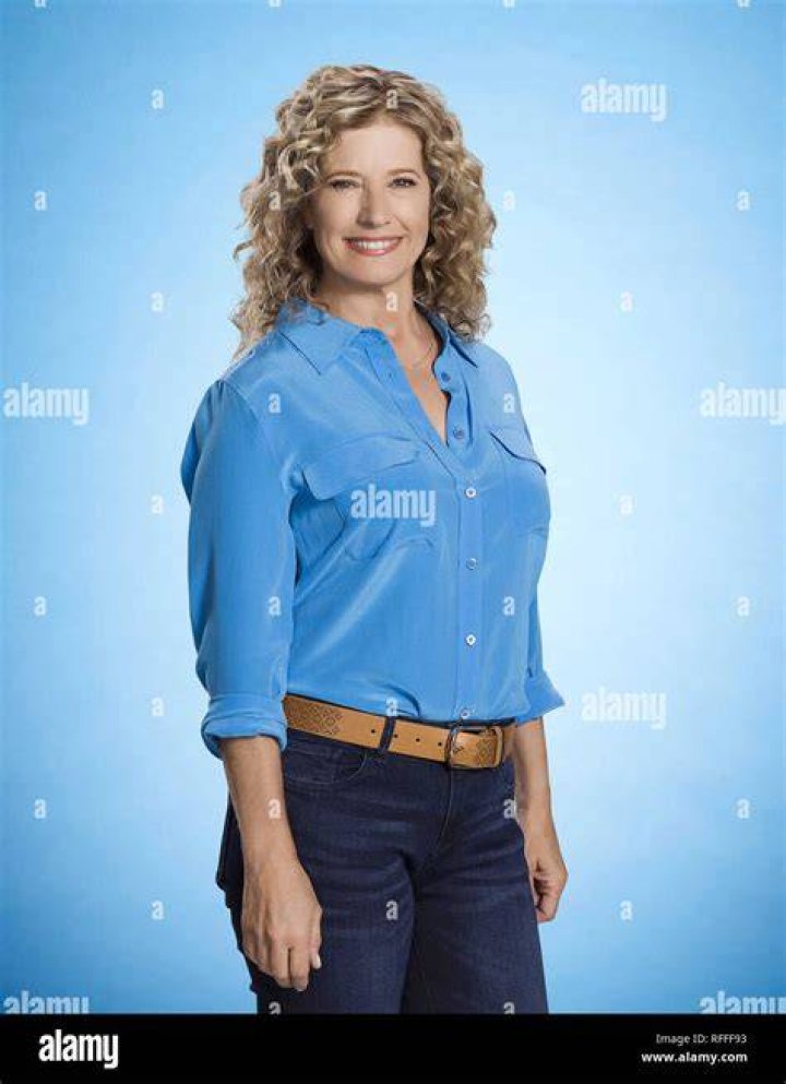 Nancy Travis - The Last Man Standing