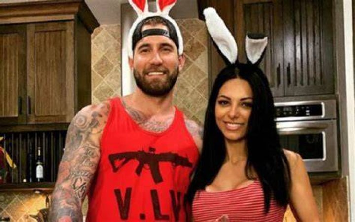 Noelle Best, Mat Best Wife Bio, Net Worth, Married, Husband, Family
