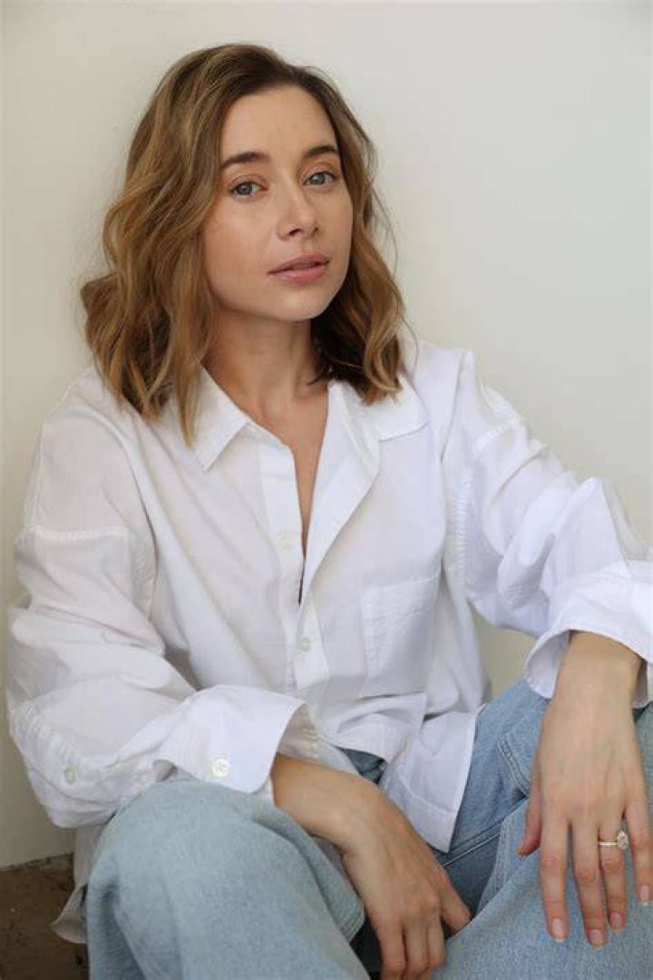 Olesya Rulin Biography, Height & Life Story Super Stars Bio