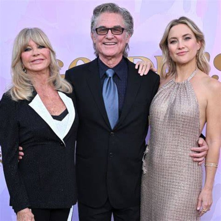 Oliver Hudson opens up about childhood 'trauma' he experienced with mom