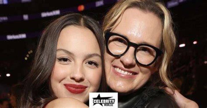 Olivia Rodrigo&rsquo;s Mom Doesn&rsquo;t APPROVE Of &lsquo;Driver&rsquo;s License