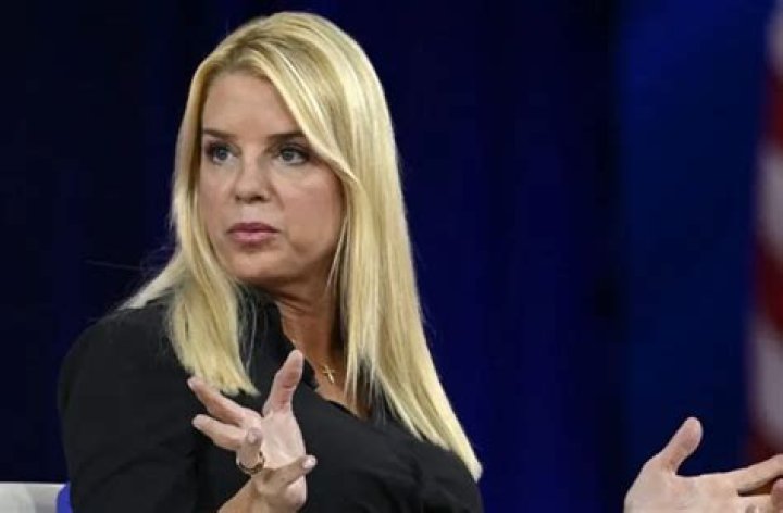 Pam Bondi Bio, Age, Net Worth, Husband, Salary, Career, Height
