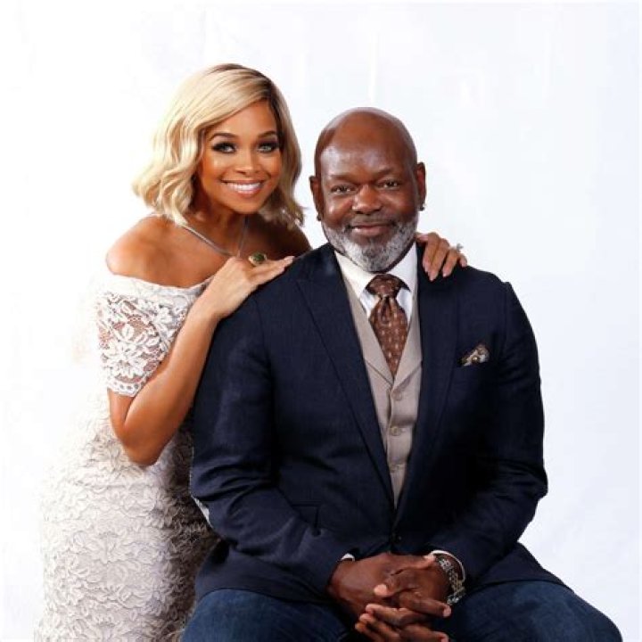 Pat and Emmitt Smith announce they are separating after 20 years of