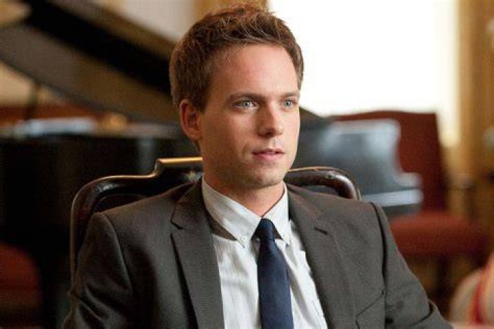 Patrick J. Adams, estrela de Suits, j&aacute; esteve em Pretty Little Liars