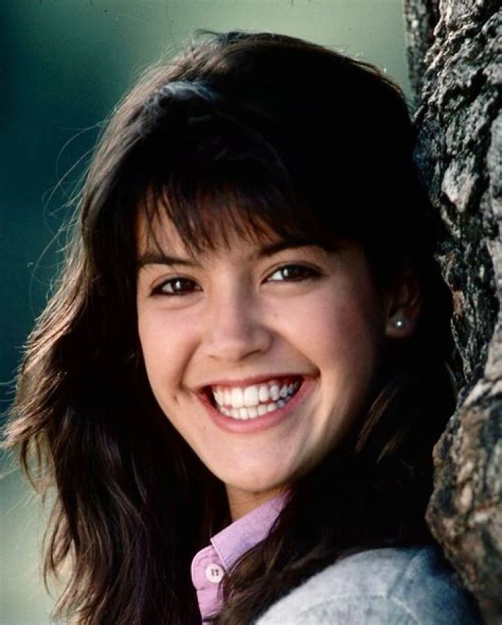 Phoebe Cates Net Worth Wiki, Age, Weight and Height, Relationships