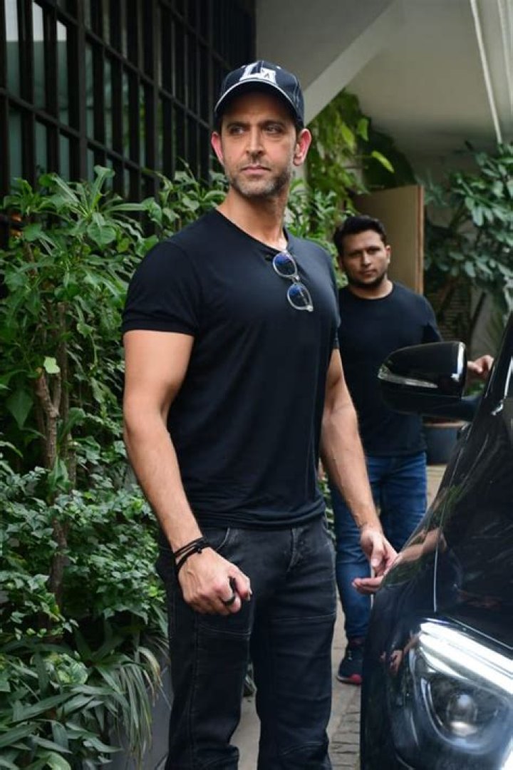 Pics Hrithik Roshan Spent Vikram Vedha Release Day With Girlfriend