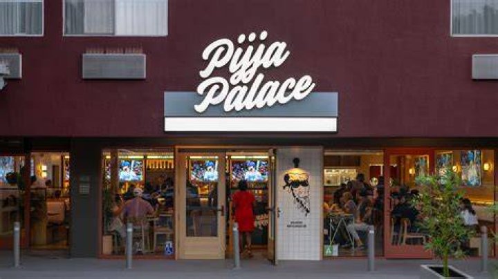 Pijja Palace, an Indian Sports Bar, Is the Restaurant LA Didn&rsquo;t Know It