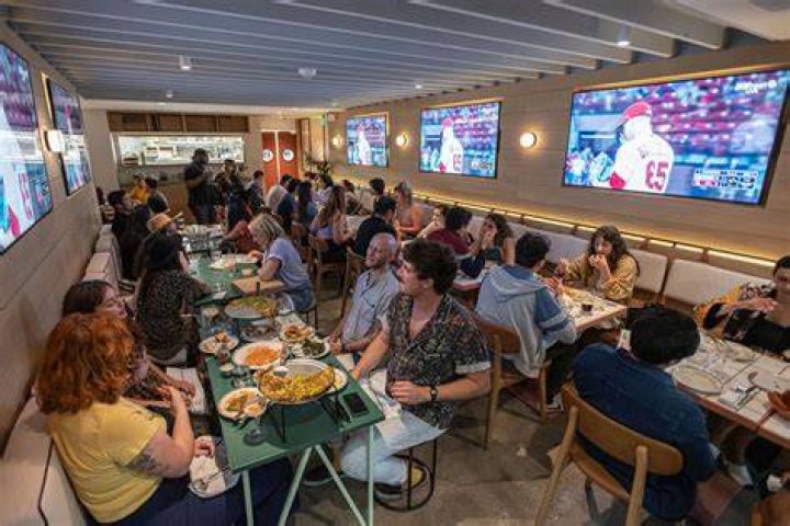 Pijja Palace, un bar deportivo indio, es el restaurante de Los &Aacute;ngeles