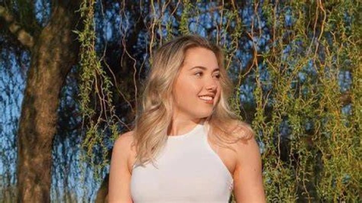 Pineapplebrat Alice's Net Worth, Age, Height, Zodiac Decoded
