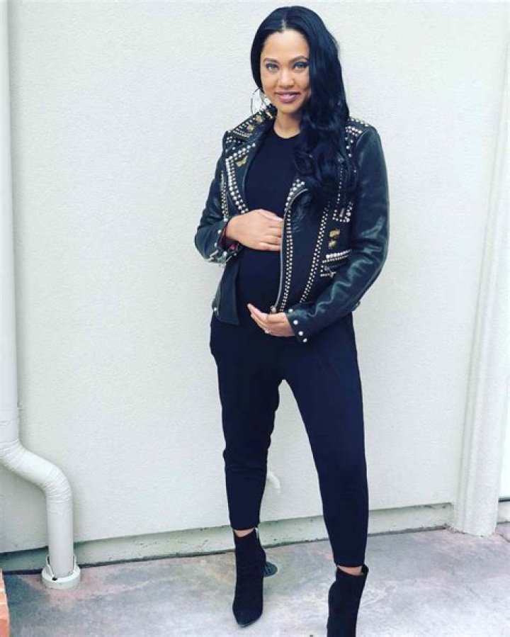 Pregnant Ayesha Curry Shows Off Her Baby Bump Under Leather Jacket &mdash; in