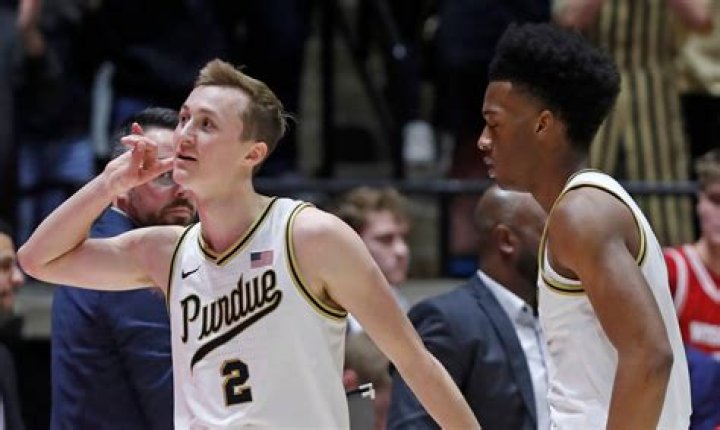 Purdue basketball senior day Zach Edey, mom Julia, speech