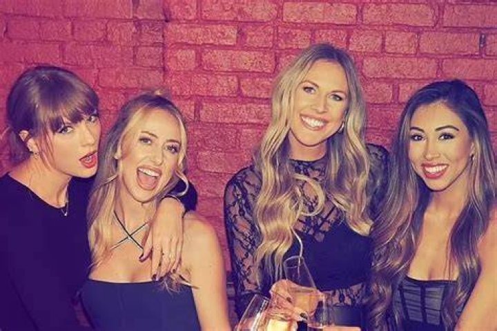 &iquest;Qui&eacute;n es Lindsay Bell? La tercera rubia junto a Taylor Swift y