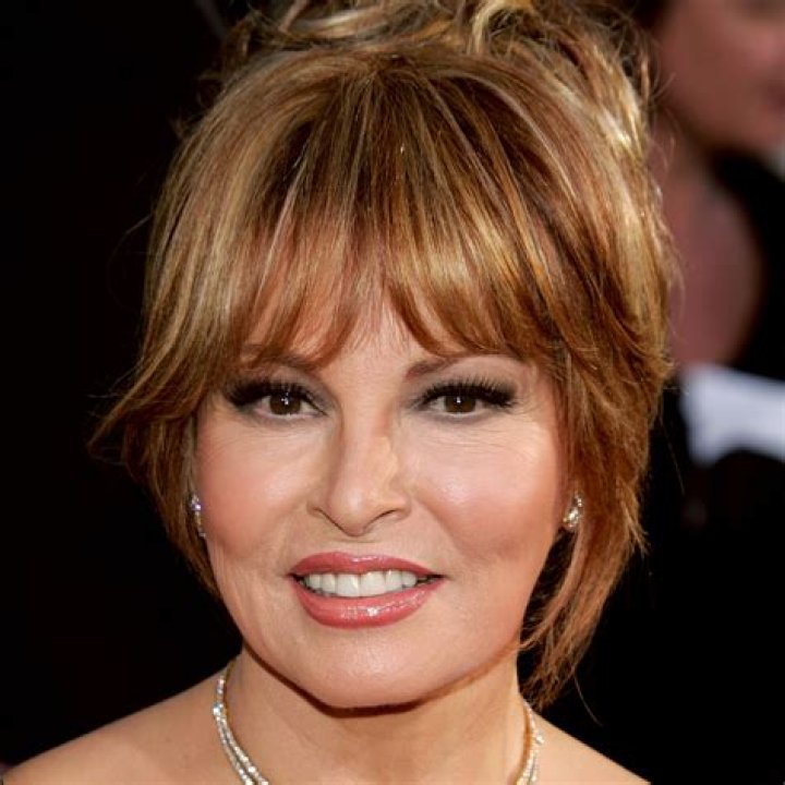 Raquel Welch Age Net Worth Celebsdaily Co Gambaran