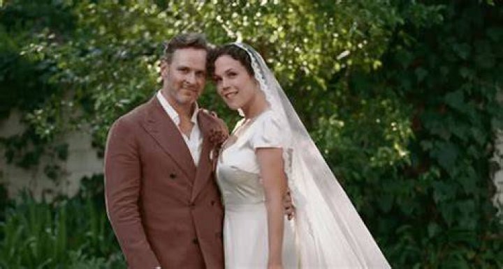 Relationship Erin Krakow Married To Ben Rosenbaum