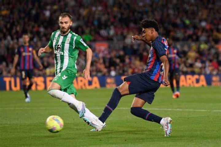 Renova&ccedil;&atilde;o de Lamine Yamal, nova j&oacute;ia da coroa do Barcelona, bem