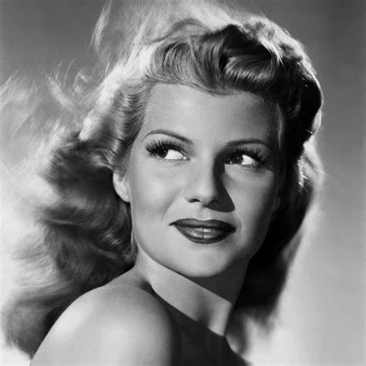 Rita Hayworth, c 1945 &laquo; MyConfinedSpace