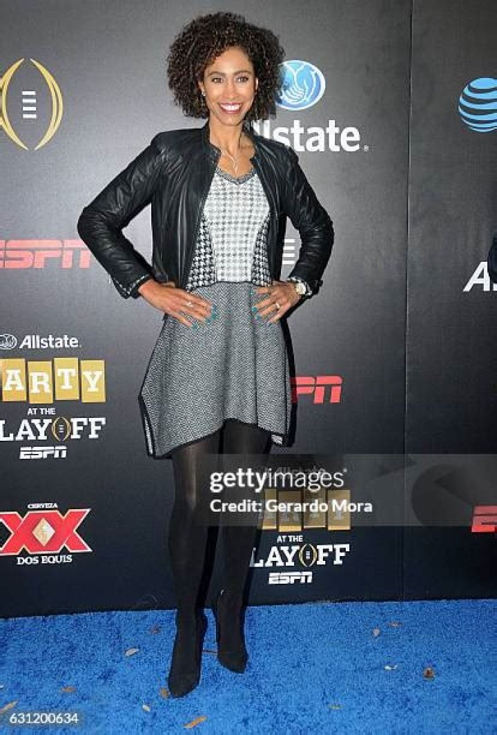 Sage Steele Photos Photos Allstate Party at the Playoff Blue Carpet