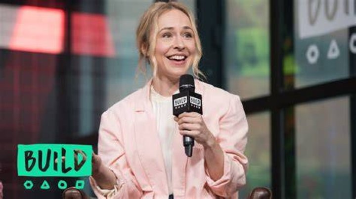 Sarah Goldberg Recalls Her Starstruck Moment Of Meeting Henry Winkler