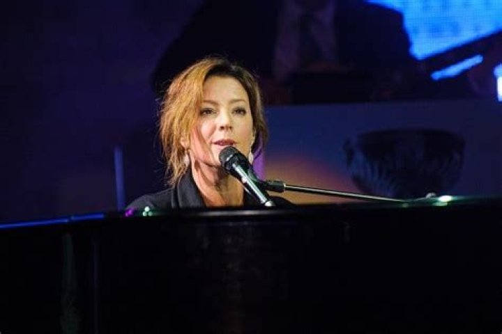 Sarah McLachlan Net Worth (2021), Height, Age, Bio and Facts