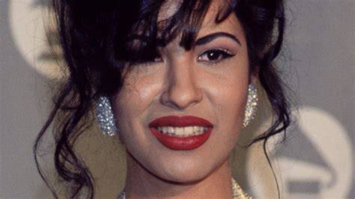Selena Quintanilla Net Worth 2020 How Much Is She Worth Now StyleCaster