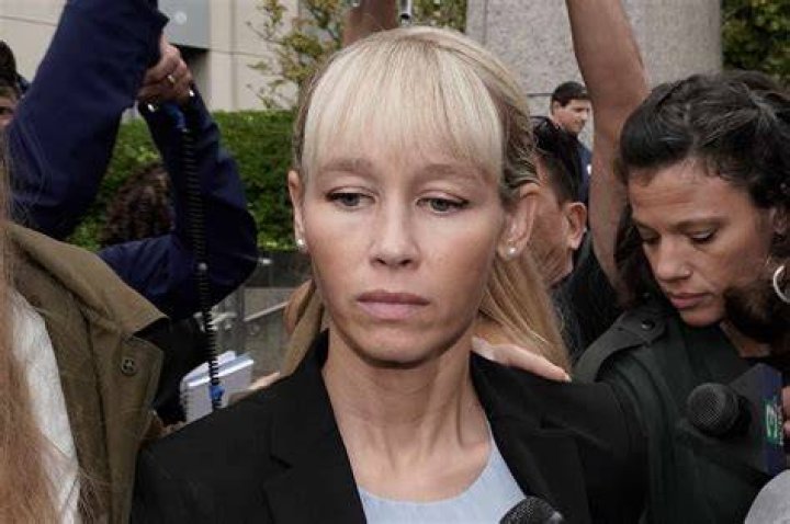Sherri Papini laughs with her mother and two kids in Christmas