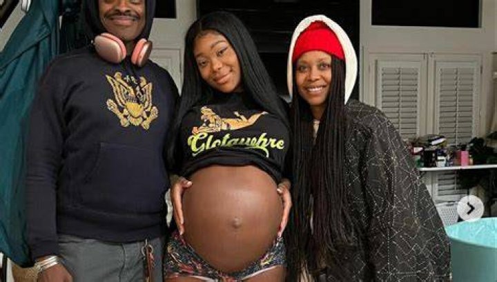 Summer Walker Twins With Erykah Badu Returning As Her Doula