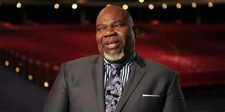 T.D. Jakes Net Worth & Earnings (2023)