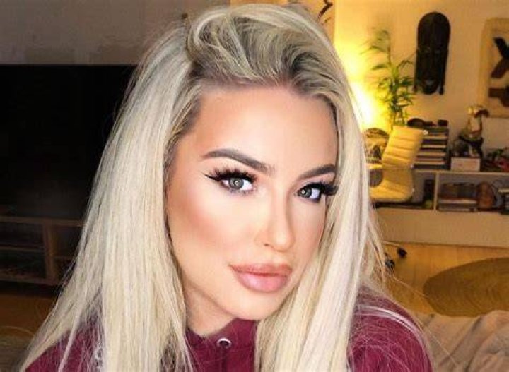 Tana Mongeau Biography, Height, Age, Family, Boyfriend, Personal Life and Affairs