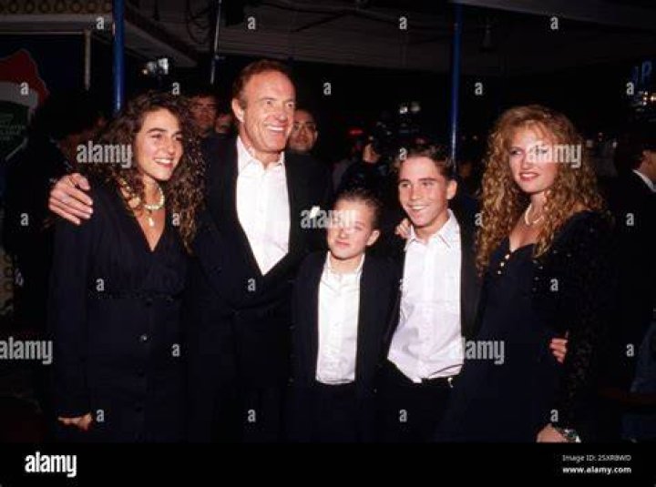 Tara A. Caan Facts About James Caan's daughter Dicy Trends