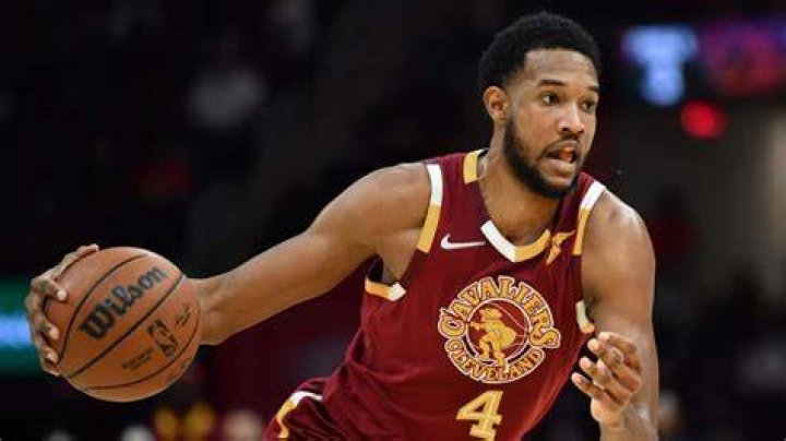 The Dynamic Defender: Markevon Mobley's Impact On Basketball