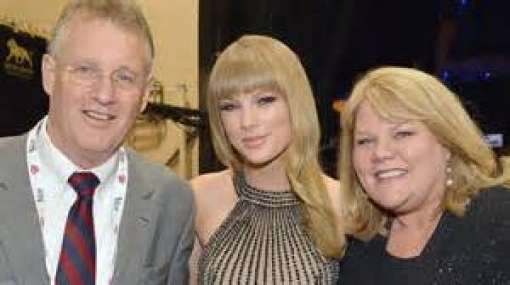 The Essential Guide To Taylor Swift's Parents
