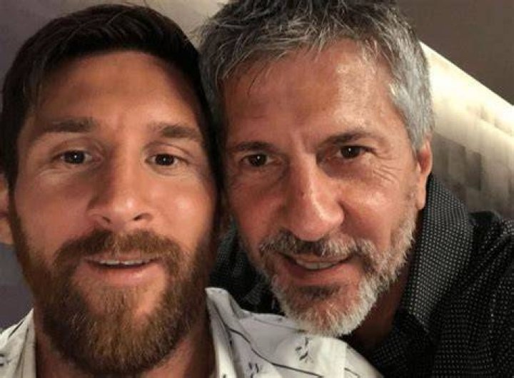The reason why Lionel Messis father felt his family should befriend more people ·