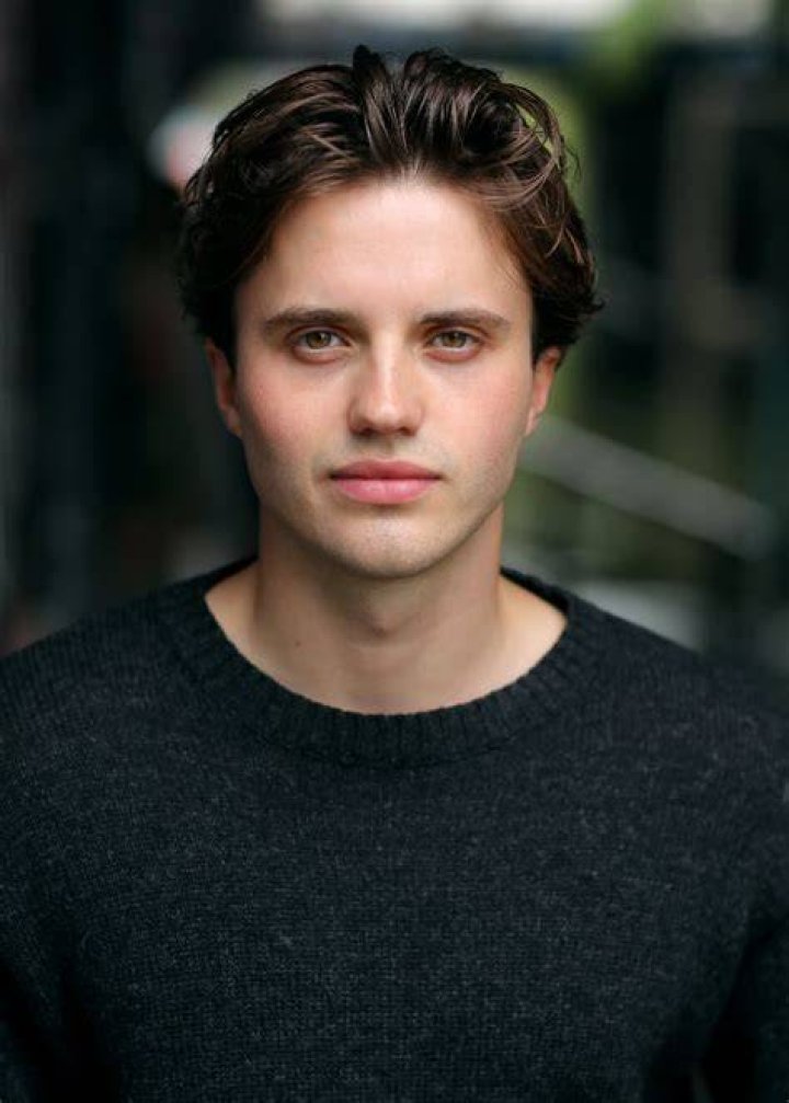 The Ultimate Guide To George Sear: Rising Star From Netflix To Screen