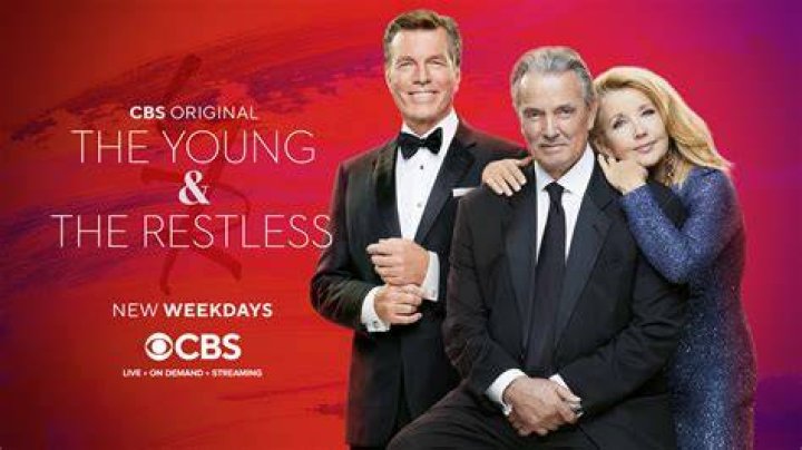 THE YOUNG & THE RESTLESS' Justin Hartley Shows Off His Hot Body in New